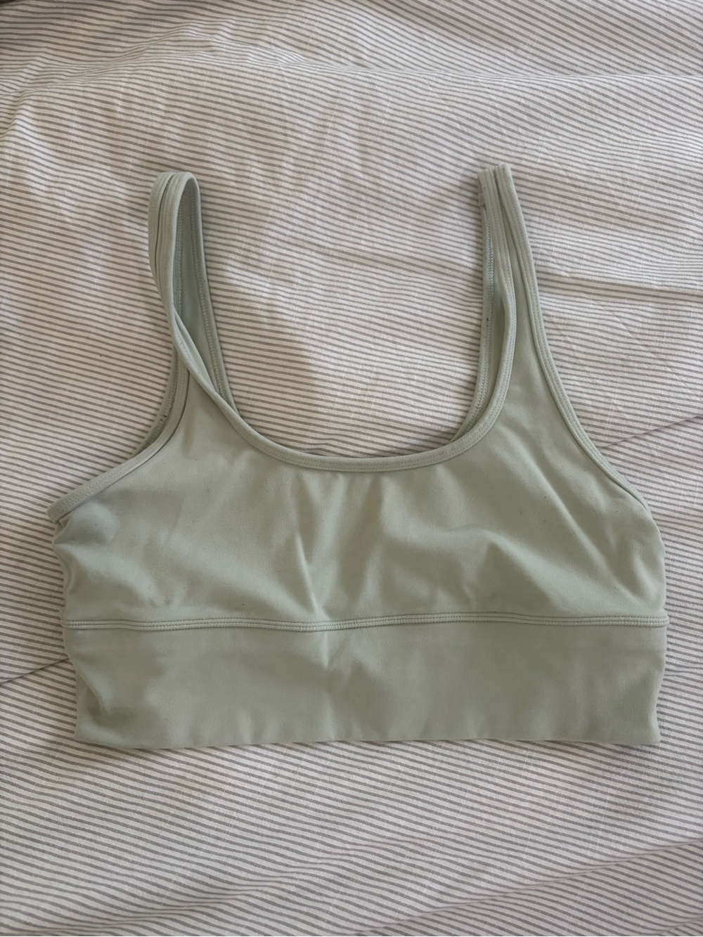 Aritzia TnAction Sports Bra Size L